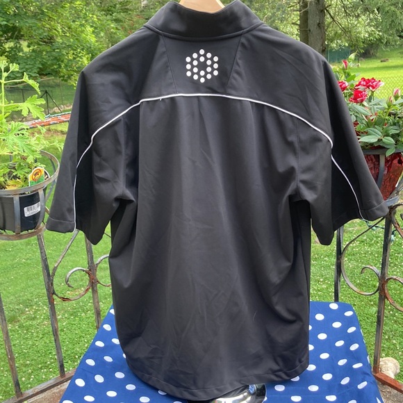 PUMA Golf 1/2 zip Black Shirt white stripe design front pocket Wing Cell sports - Picture 12 of 12